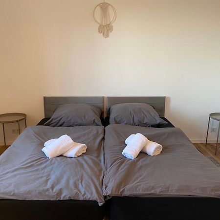 Hochwertige Ferienwohnung Mit 7Qm Balkon, Netflix, Kaffeeautomat, Rainshower Bad Zwickau Eksteriør bilde