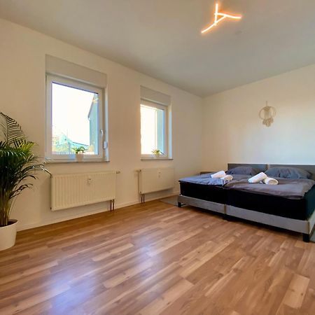Hochwertige Ferienwohnung Mit 7Qm Balkon, Netflix, Kaffeeautomat, Rainshower Bad Zwickau Eksteriør bilde