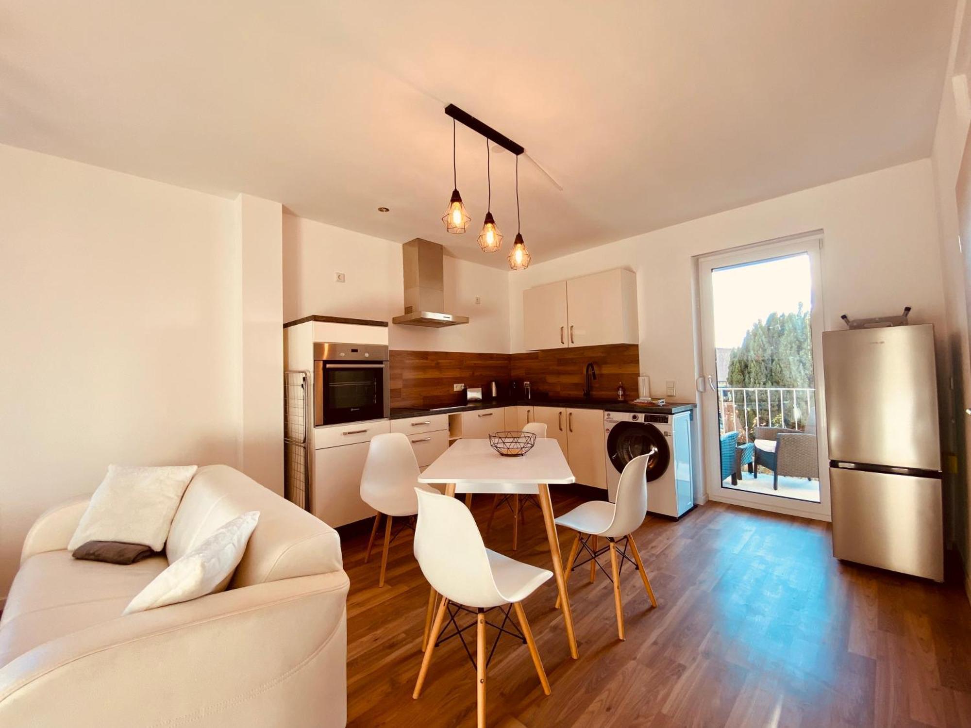 Hochwertige Ferienwohnung Mit 7Qm Balkon, Netflix, Kaffeeautomat, Rainshower Bad Zwickau Eksteriør bilde