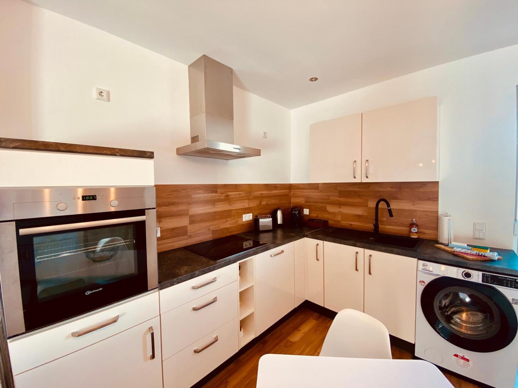 Hochwertige Ferienwohnung Mit 7Qm Balkon, Netflix, Kaffeeautomat, Rainshower Bad Zwickau Eksteriør bilde