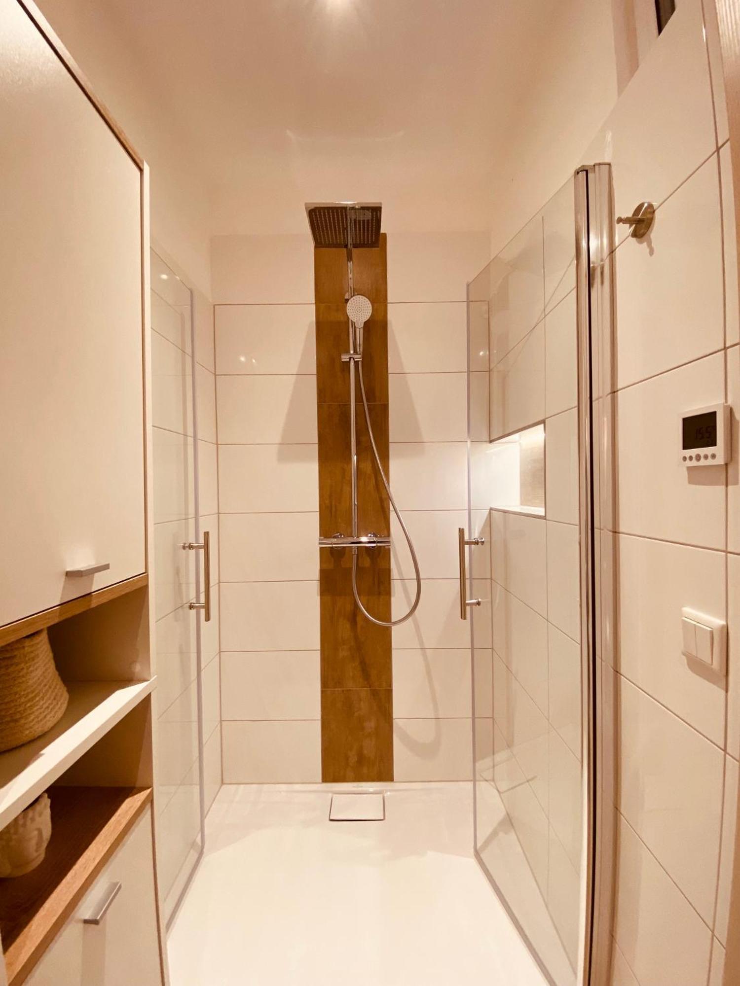 Hochwertige Ferienwohnung Mit 7Qm Balkon, Netflix, Kaffeeautomat, Rainshower Bad Zwickau Eksteriør bilde