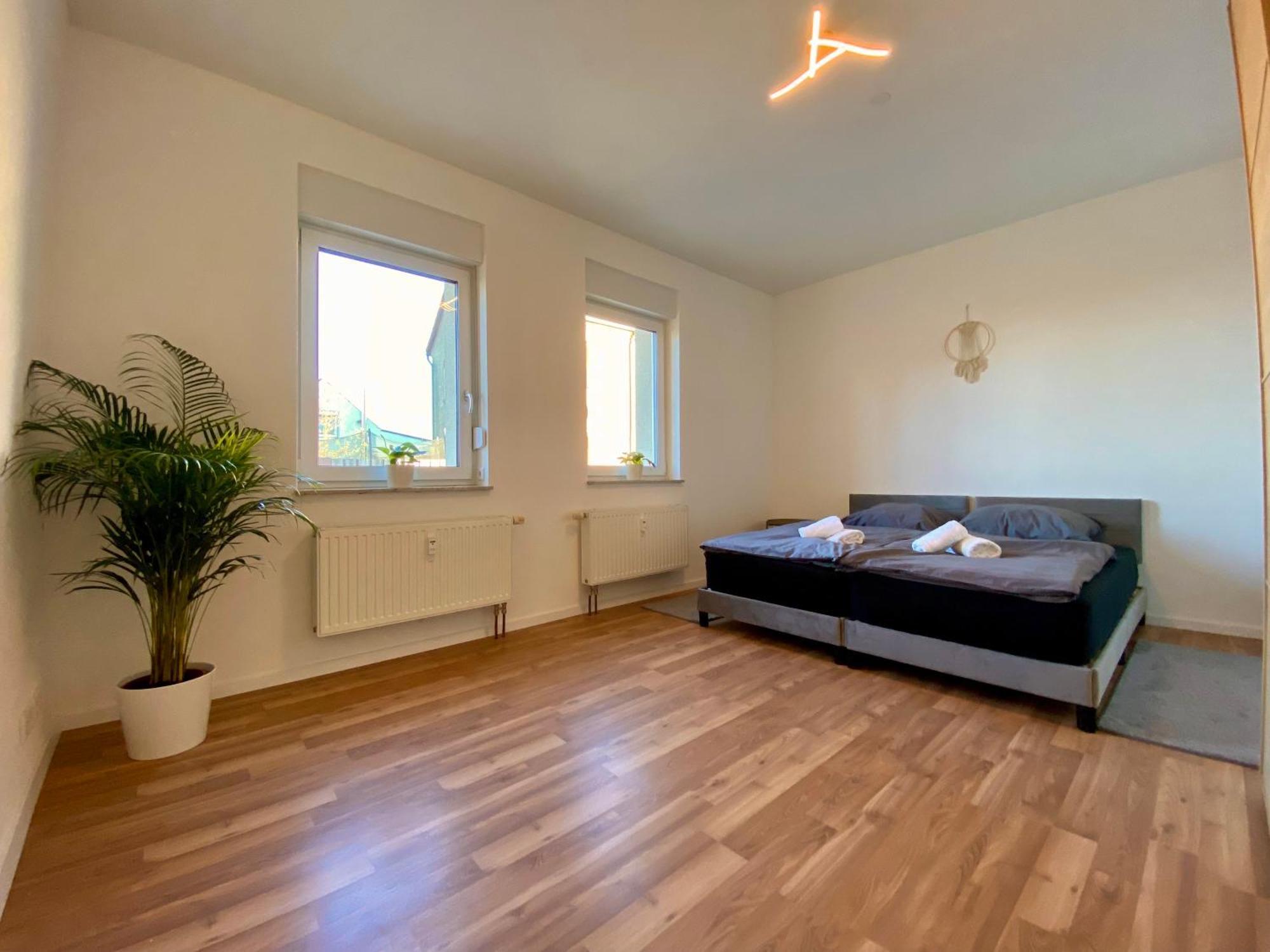 Hochwertige Ferienwohnung Mit 7Qm Balkon, Netflix, Kaffeeautomat, Rainshower Bad Zwickau Eksteriør bilde