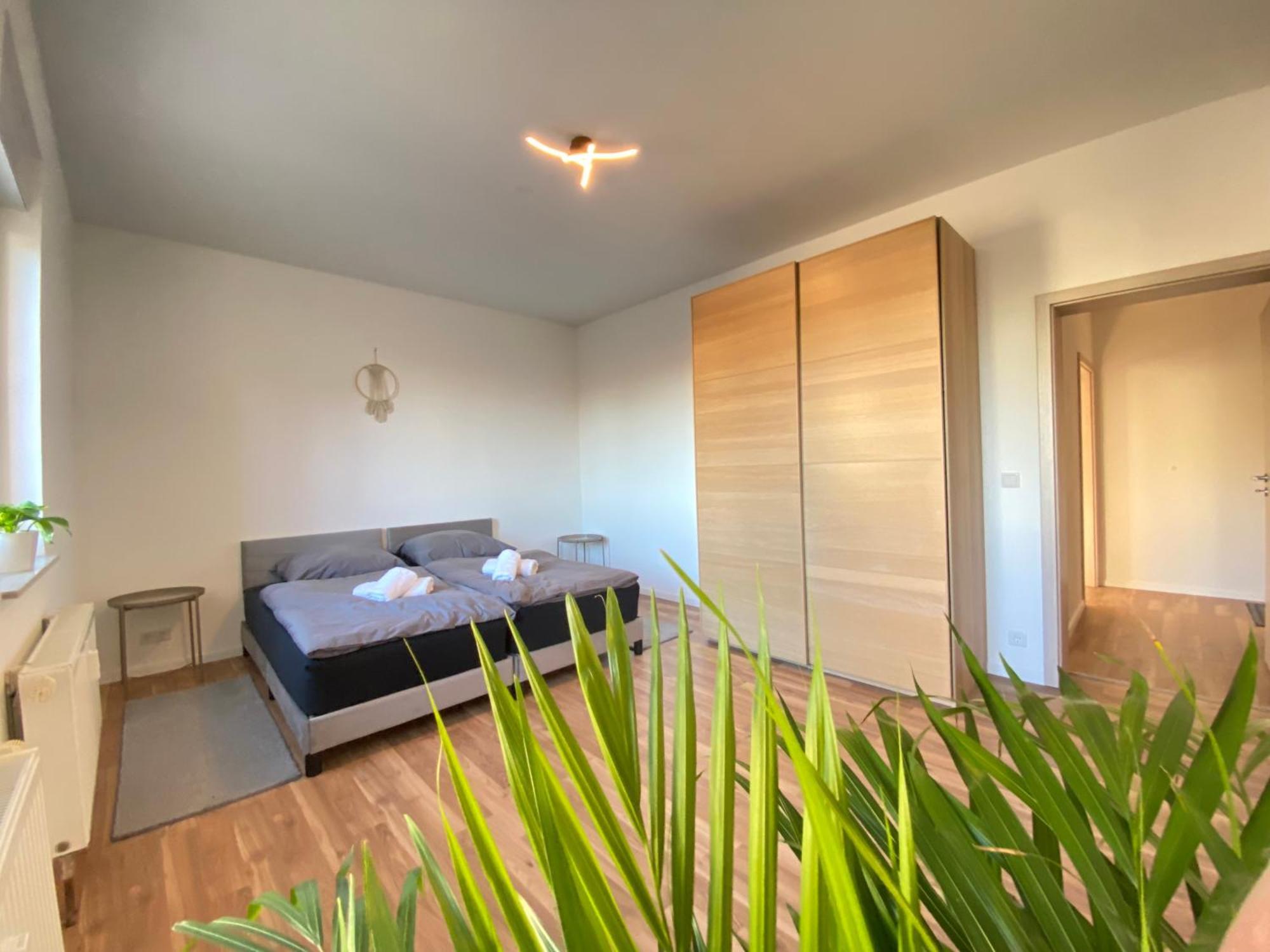 Hochwertige Ferienwohnung Mit 7Qm Balkon, Netflix, Kaffeeautomat, Rainshower Bad Zwickau Eksteriør bilde