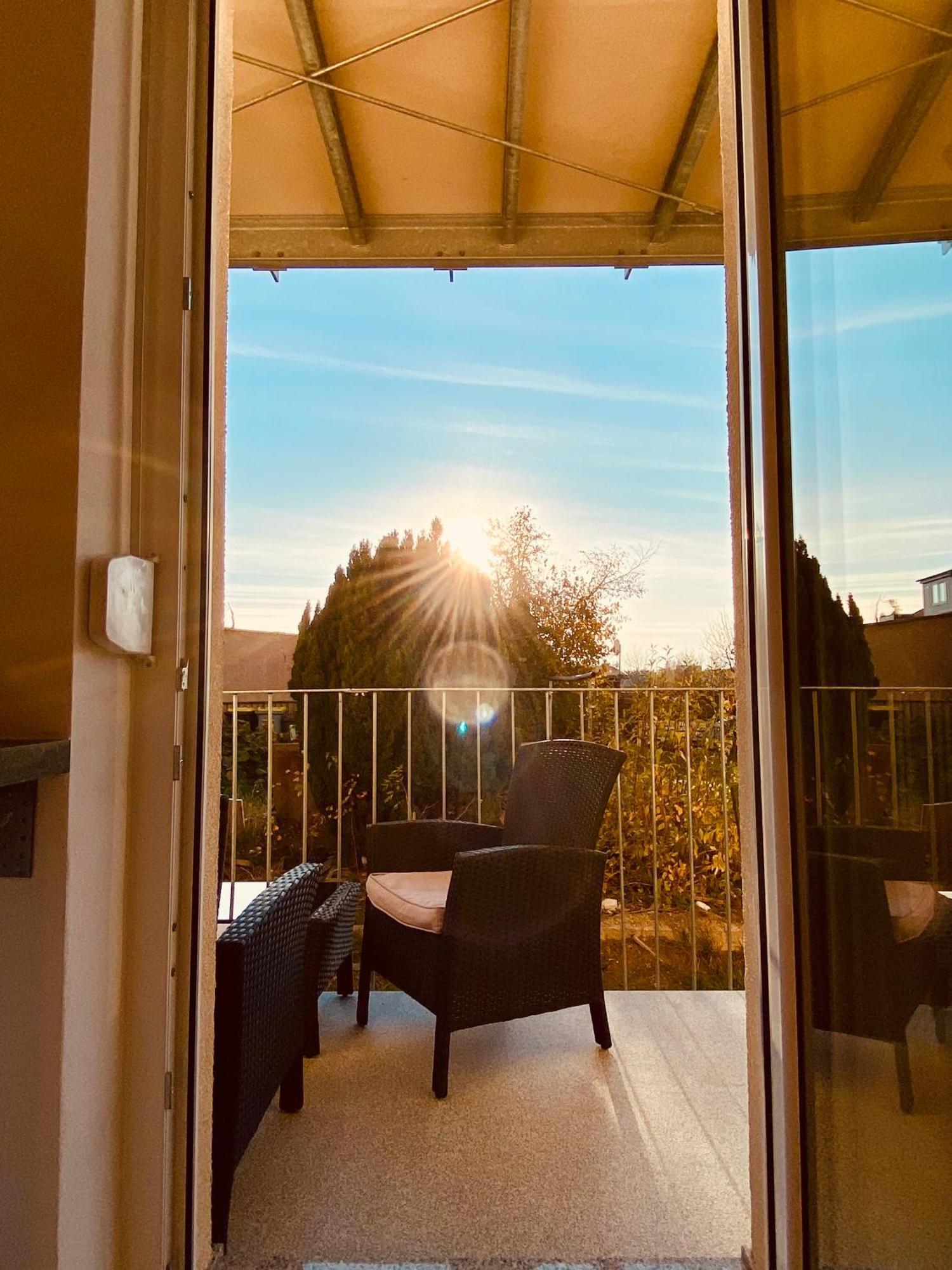 Hochwertige Ferienwohnung Mit 7Qm Balkon, Netflix, Kaffeeautomat, Rainshower Bad Zwickau Eksteriør bilde